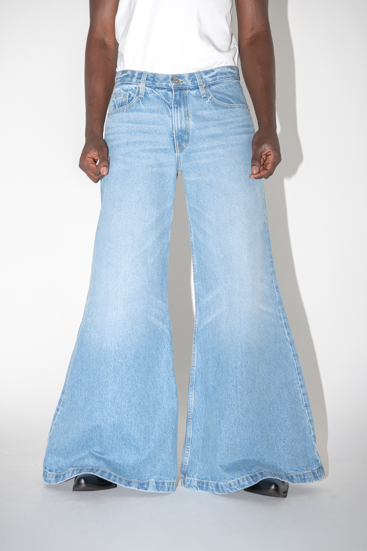 Loading Loose Fit Flare Jeans (Baggy Bootcut Fit)