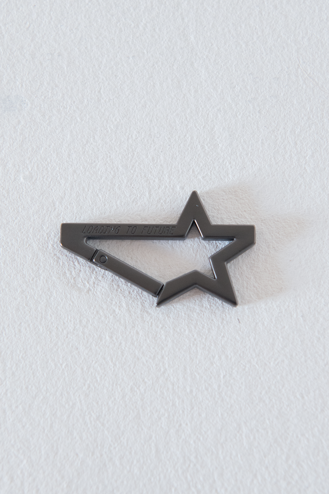 Everything Loading Star Carabiner - Gunmetal