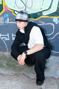 Loading Reversible Beanie - Black / Black Plaid