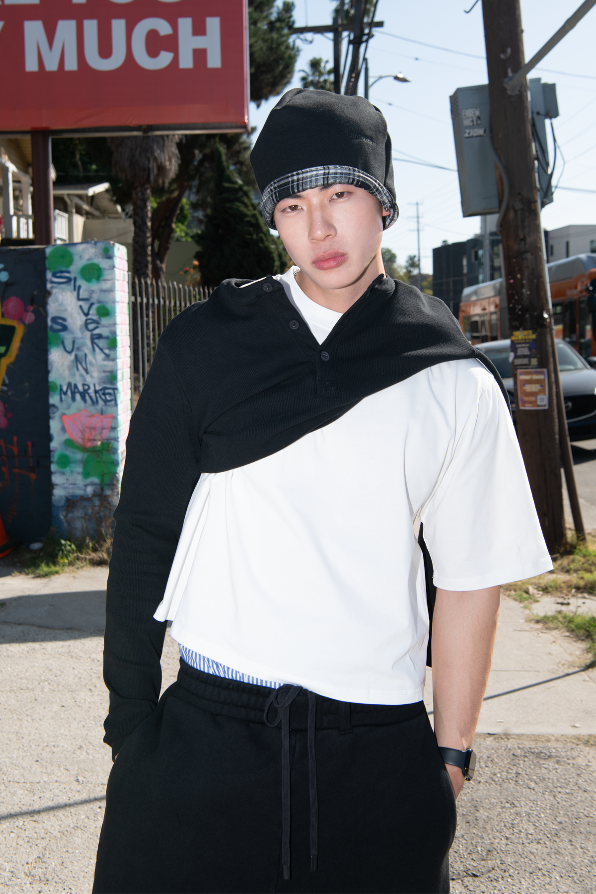 Loading Reversible Beanie - Black / Black Plaid