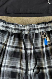 Plaid Chillin Shorts - Black
