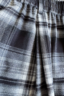 Plaid Chillin Shorts - Black