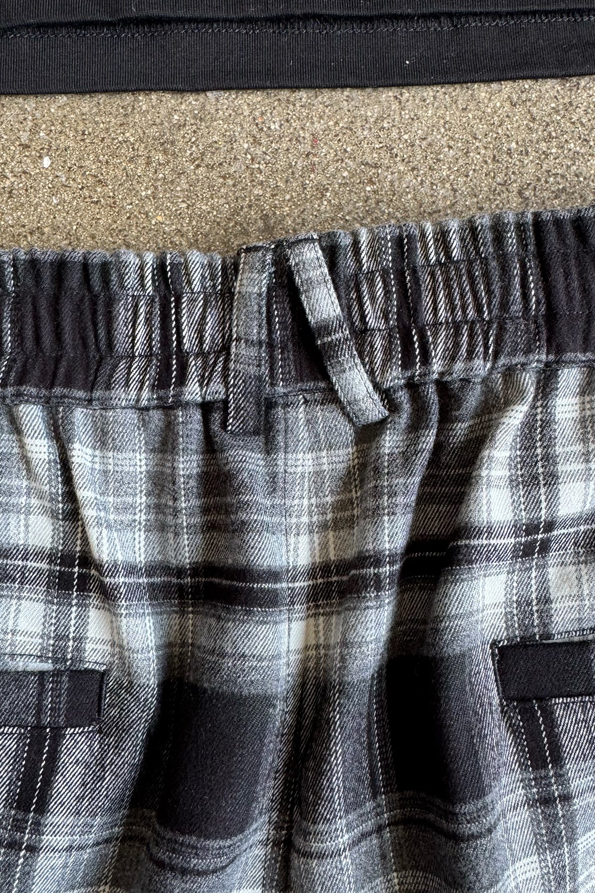 Plaid Chillin Shorts - Black