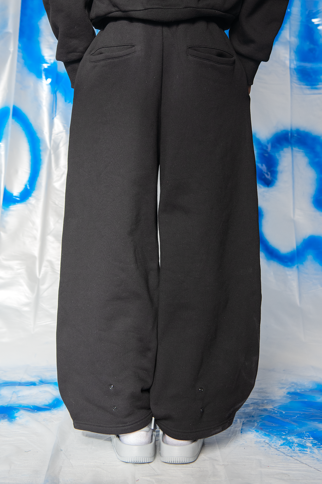 [MARCH PRE ORDER] Above Cloud Baggy Sweatpants V1 - Black
