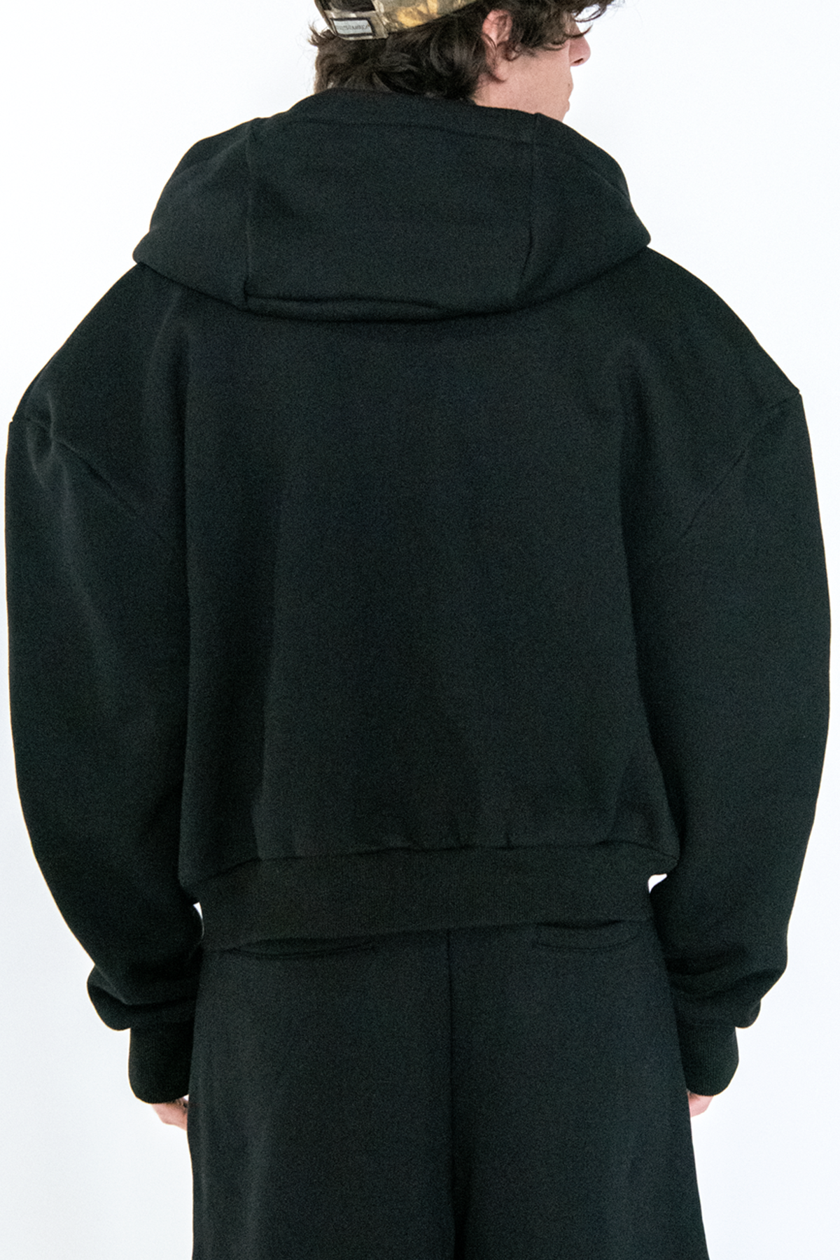 [MARCH PRE ORDER] Zip Up Hoodie - Black